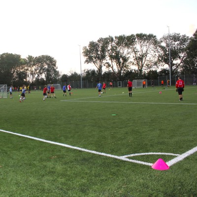 Geslaagde opening kunstgrasveld